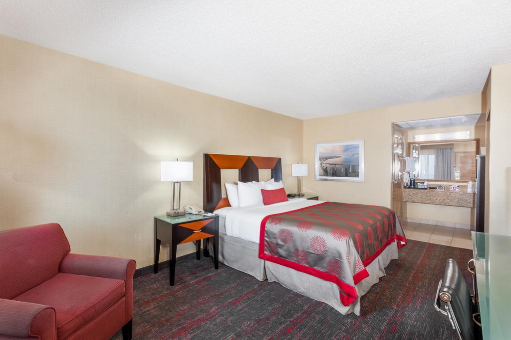 Ramada By Wyndham San Diego National City Εξωτερικό φωτογραφία