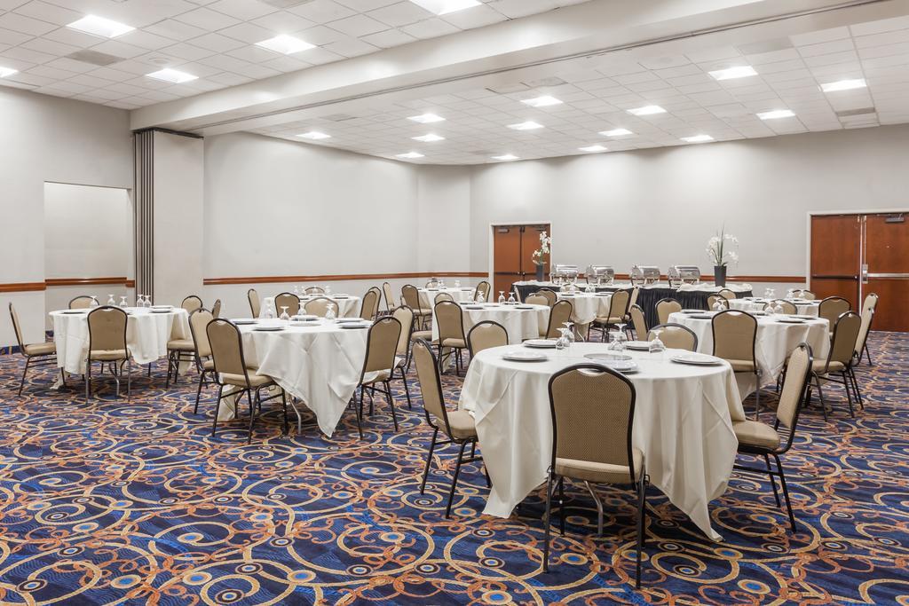 Ramada By Wyndham San Diego National City Εξωτερικό φωτογραφία